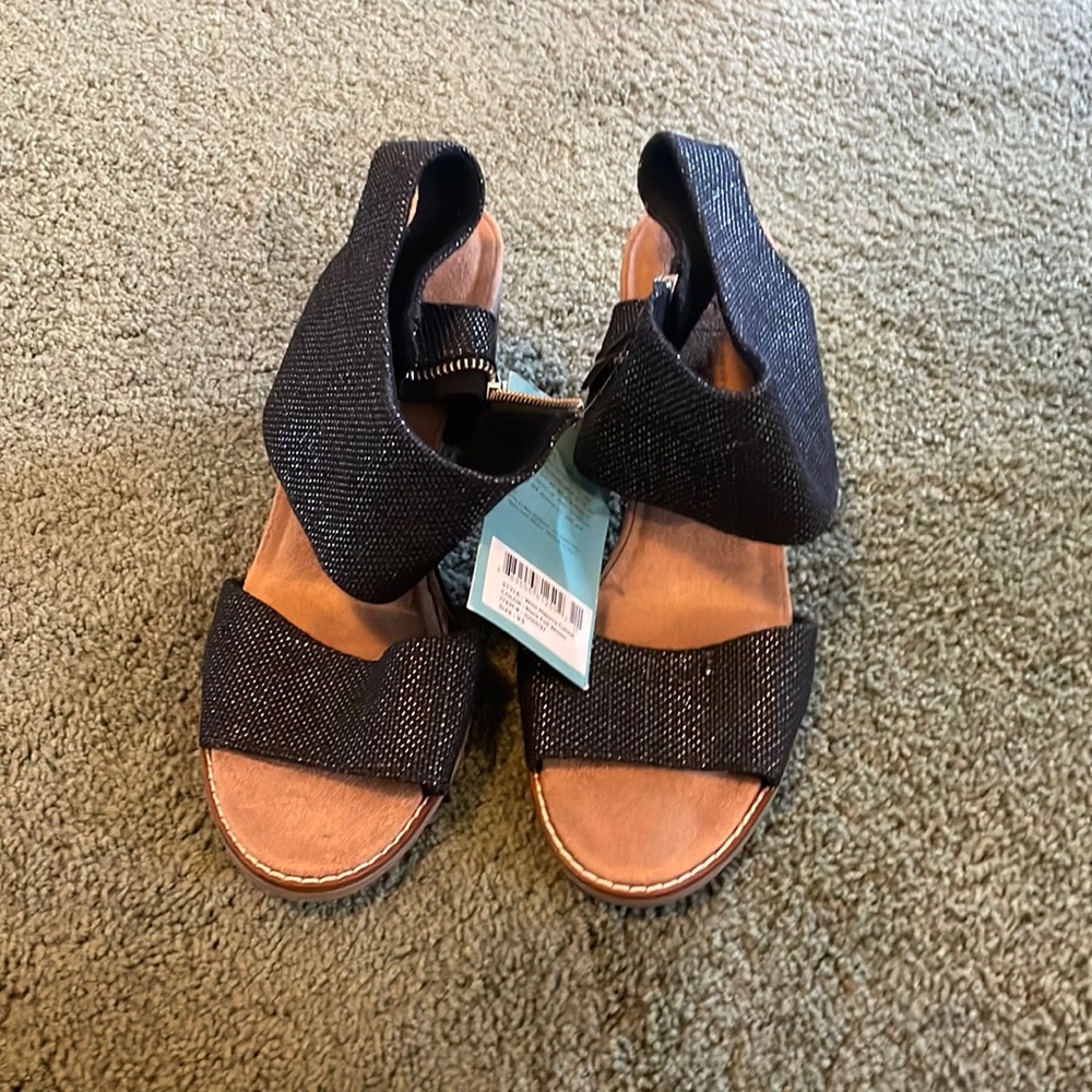 NWT Toms Majorca Sandal Heel Womens 9.5 Black
